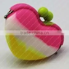 Cute silicone coin purse for girls,heart shape purse hook for younga ladies
