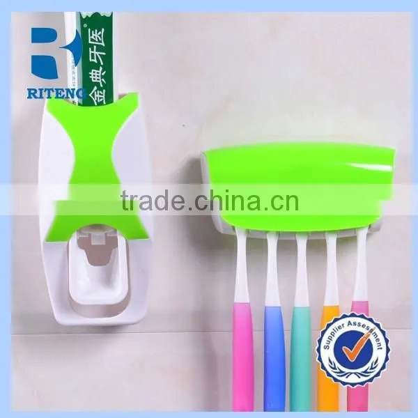 Cute Merit Student Style Automatic Toothpaste Squeezing Device with Toothbrush Holder
