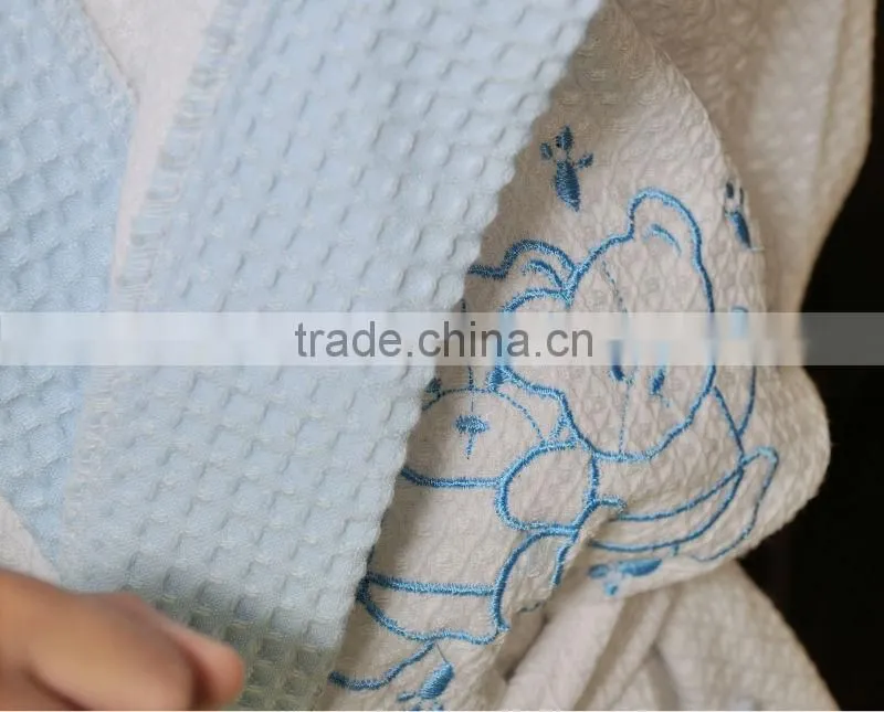 Fashion blue patterned cotton waffle boys bathrobe with embroidery