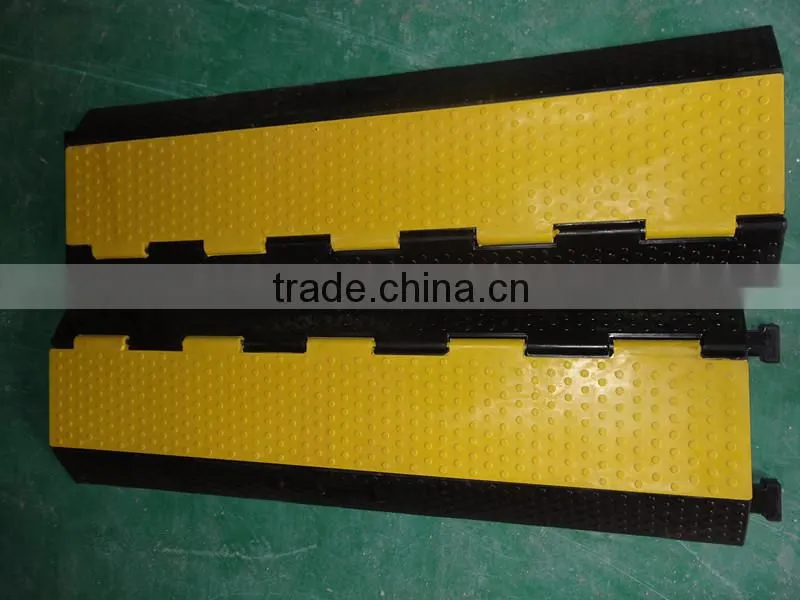 cable ramp with 3 chaneels
