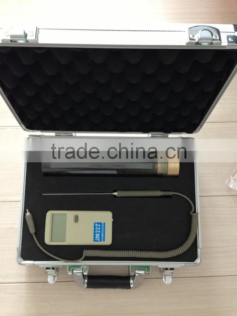 Portable dew point meter for insulating glass