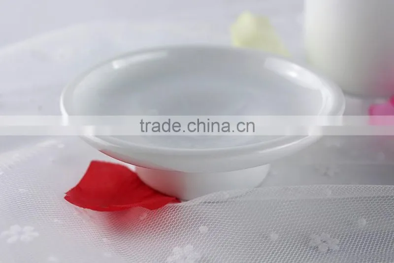 China factory wholesale custom ceramic porcelain white bathroom accessory set for shower use