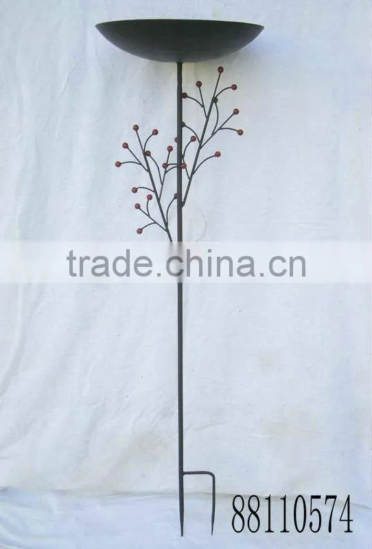 Garden metal bird feeder