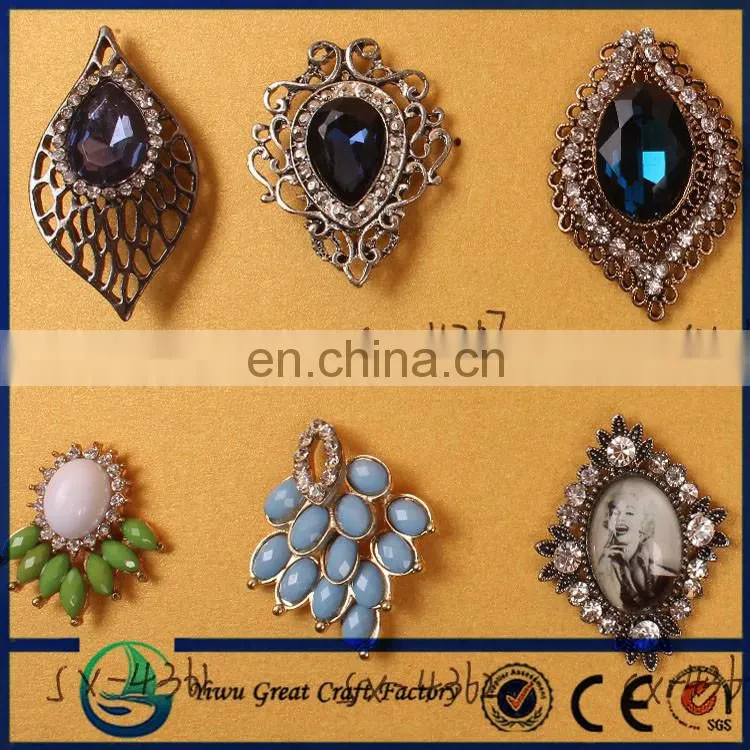 Fashion designer shiny silver metal lips rhinestones sewing button for lady garment