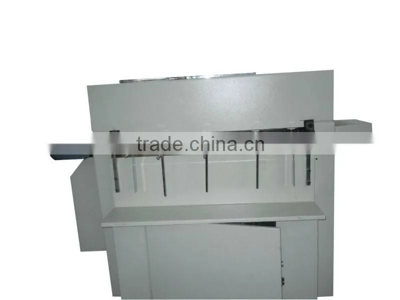 Automatic roll paper punching machine