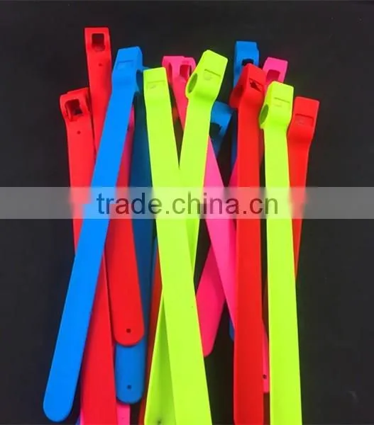 wholesales new fashion slap snap shape customized logo silicone whistle bracelet