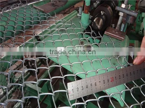 Automated heavy duty chain link fence making machine