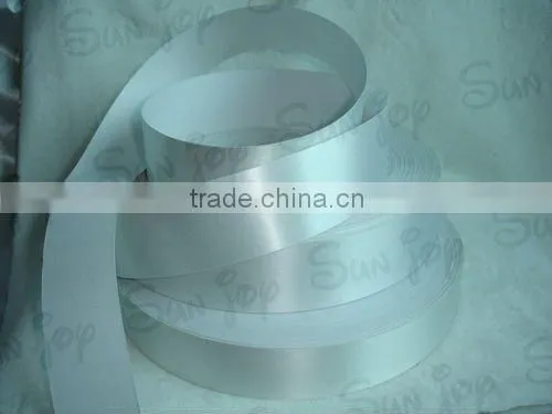 White slit edge self adhesive label