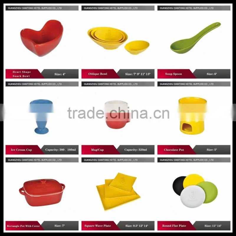 2015 Good Quality Ceramic Serving Boat Shape Plate
