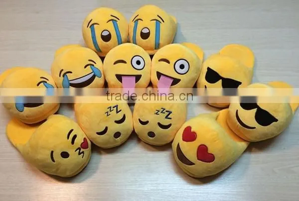 2015 Amazing Indoor Outdoor Warm Plush Heart Eyes Emoji Slippers