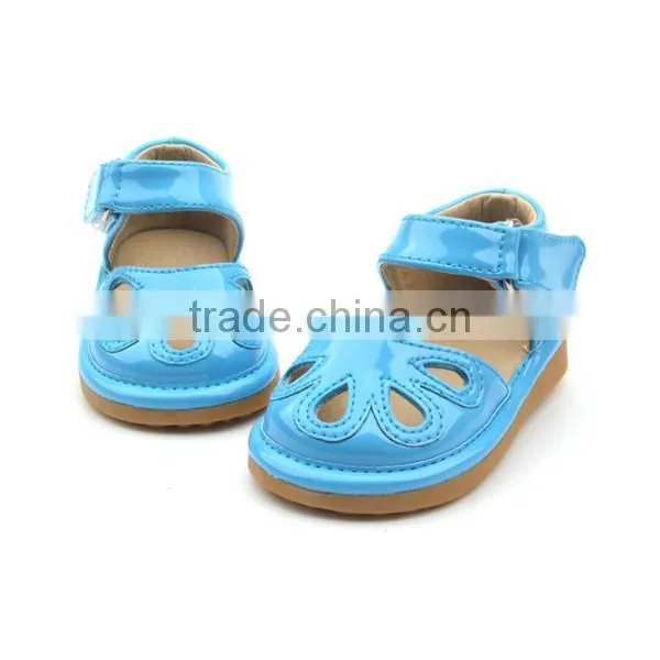 Wholesale squeaky baby walkers shoes sandal for girls children
