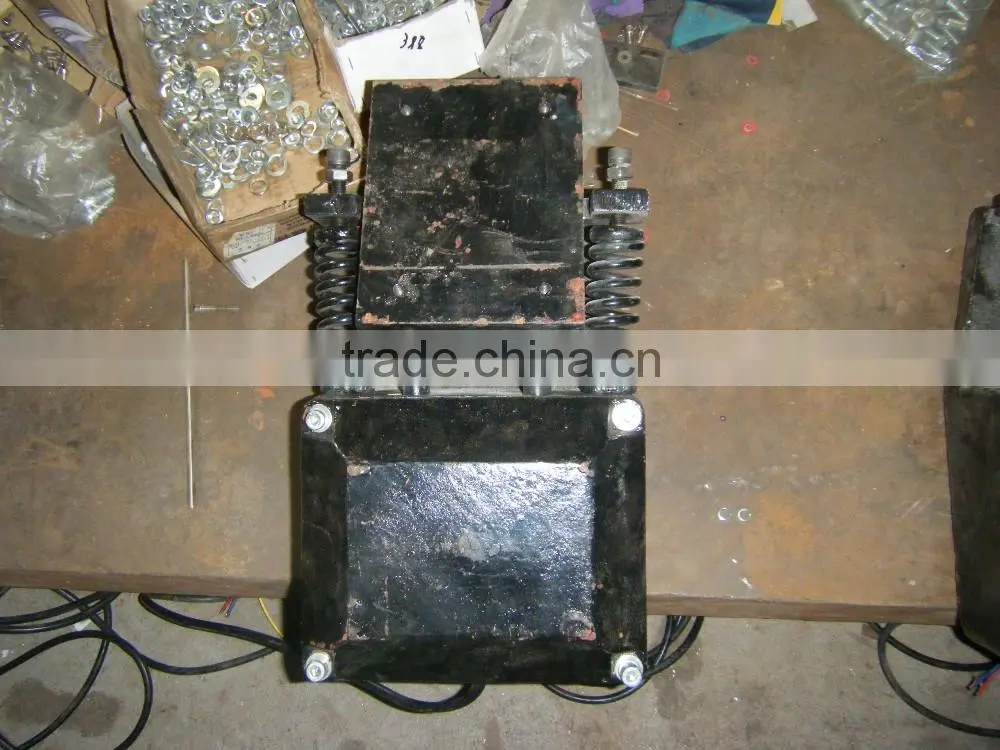 Long life using and low maintenance cost vibrating feeder from focus