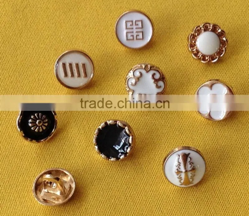 16L White Or Black Enamelled Metal Shank Button -- M1874