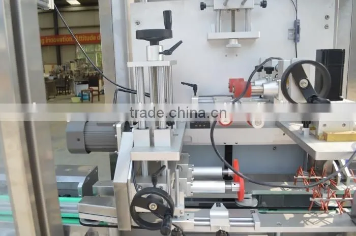 YB-TB200 Automatic shrink sleeve labeling machine made in China.