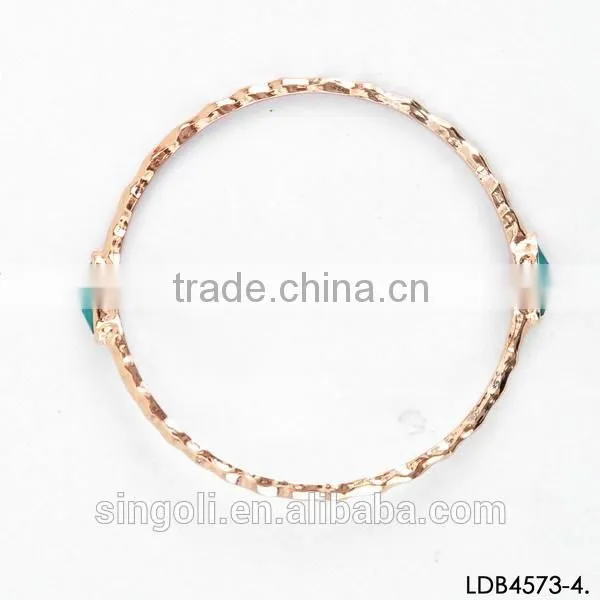Lacquer wave shape gold bangle hammered thin alloy bracelet gold with emerald charm bracelet alibaba china supplier