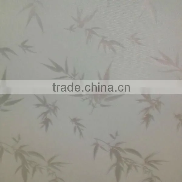Different sizes of deep-etched pattern glass