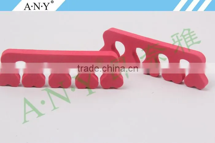 Professional Nail Art Tool Red Sponge Toe Separator Heart Shape