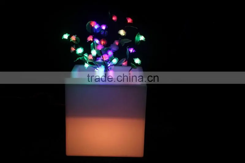 Rotomolding technology environmental protection plastic waterproof light Led Flower Planter For Hall Decorative
