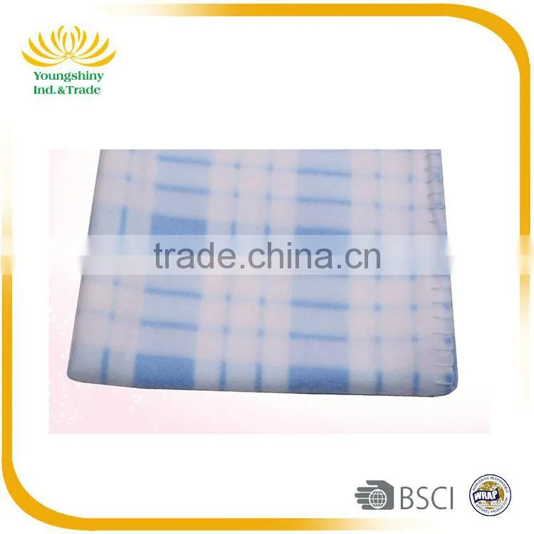 High quality and durable embroidered knitted baby blanket