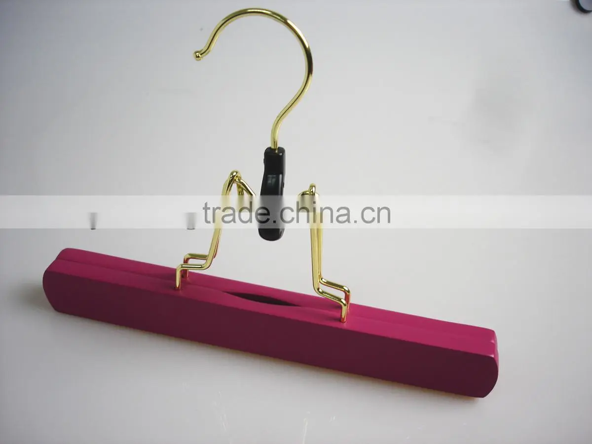 Pink hair extension hangers wooden clamp for hair extention