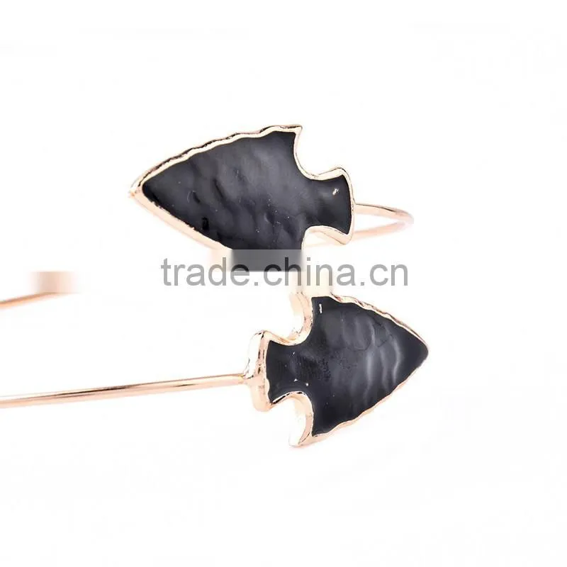 Hot gold triangle arrows arm chain