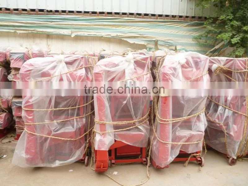 Automatic large capacity peanut husk removing machine