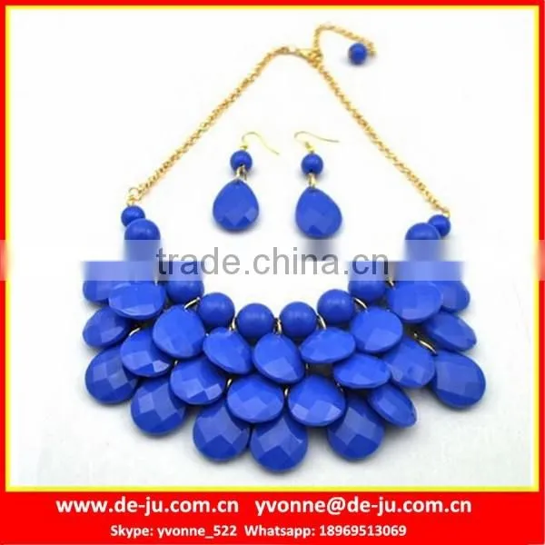 Fashionable Pearl Crystal Jewelry Plastic Necklace