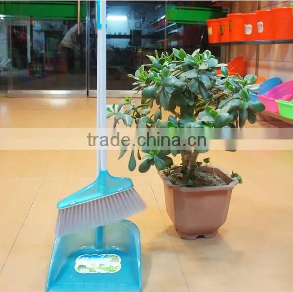 Made In China Handmade Cheap Plastic China Brooms Dustpans Set Wholesale