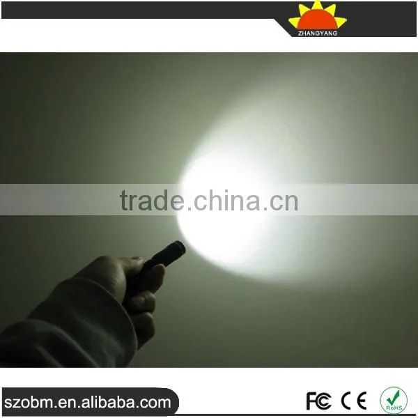 Mini Portable R5 Led Flashlight Type Keychain with AAA Dry Battery
