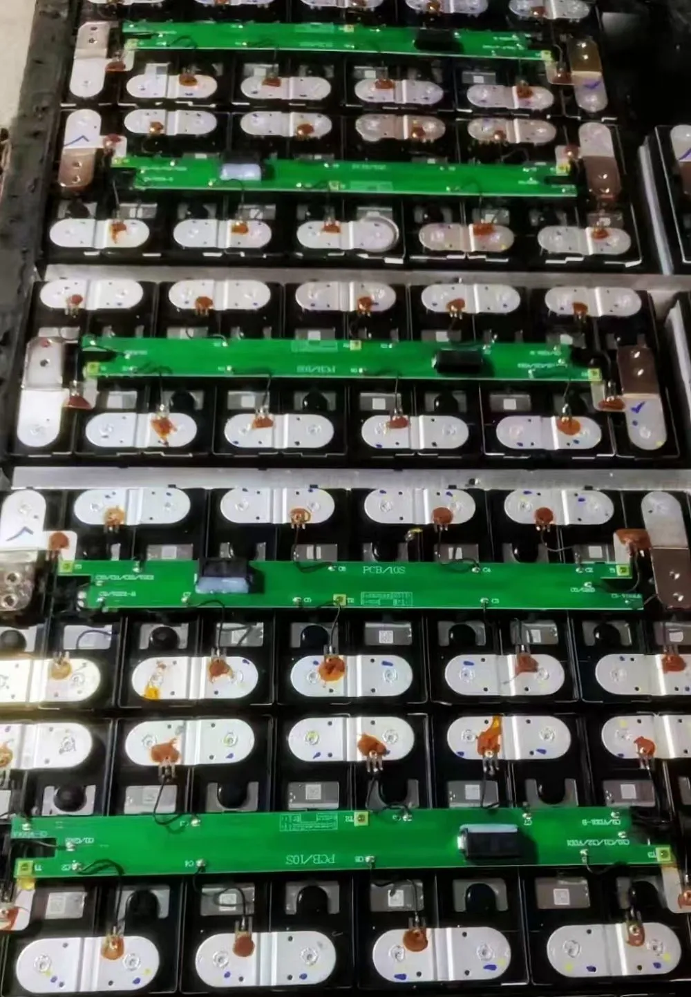 Repair of battery packs for new energy vehicles in China