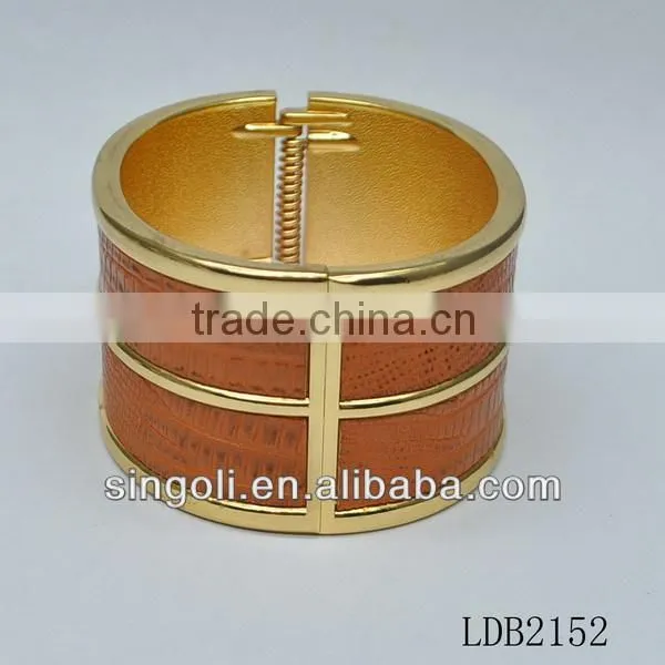 Simple stylish leather wrapped bangle guys bangle