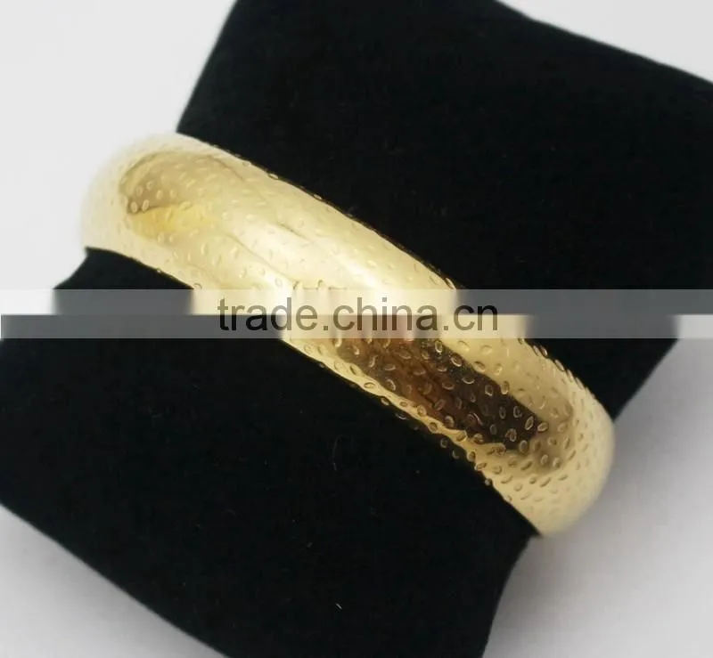 Fashion Gold Jewelry Dubai Stainless Steel Hammered Open Cuff Bracelets Bangles