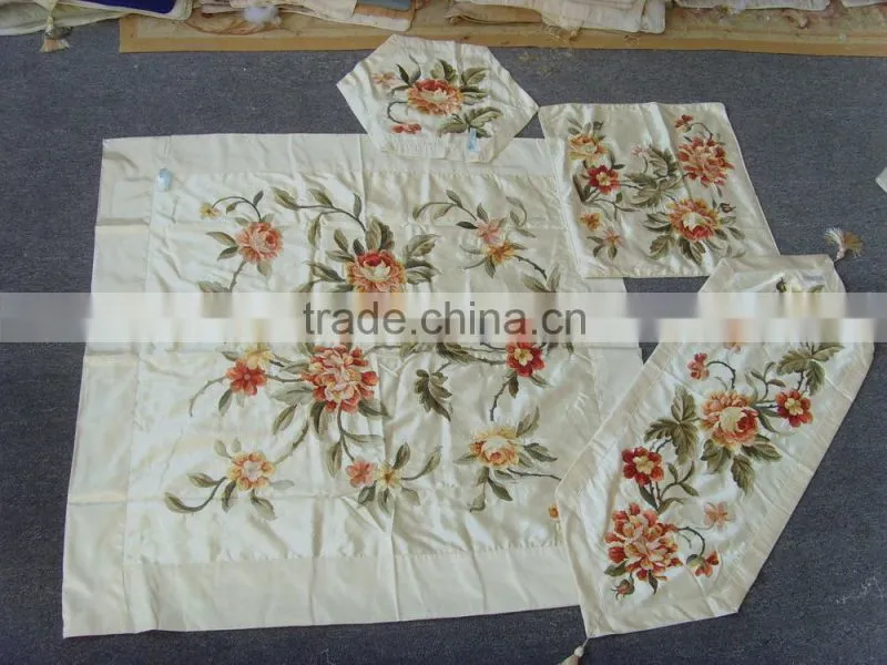 White muslim artificial silk embroidery dinging table cover