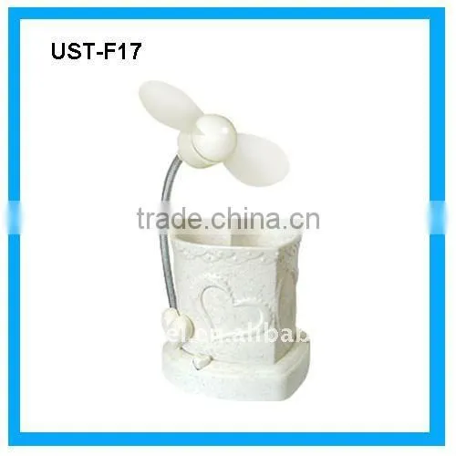 USB fan with pen holder function