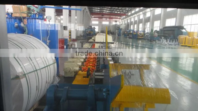Roll forming machine of rolling shutter slats