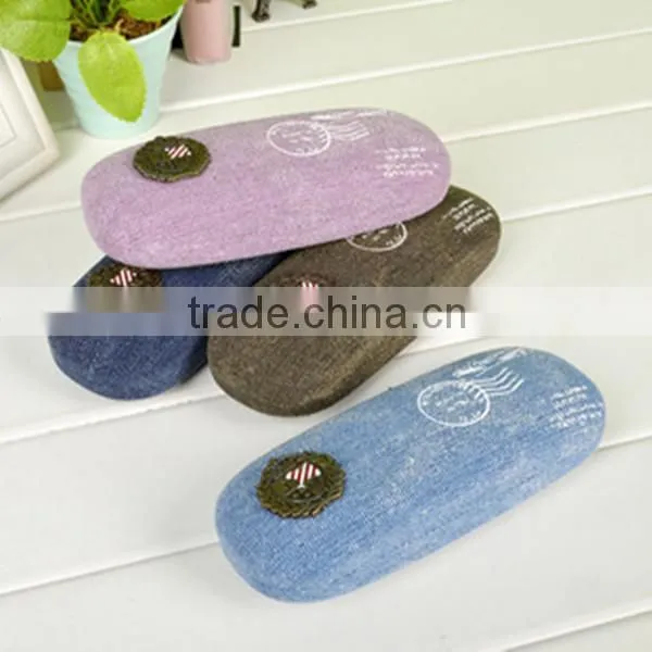 Particular fabric sunglass case