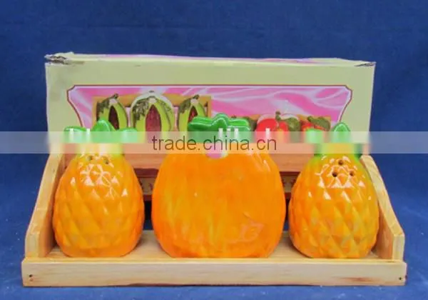 ceramic pineapple salt pepper shaker set