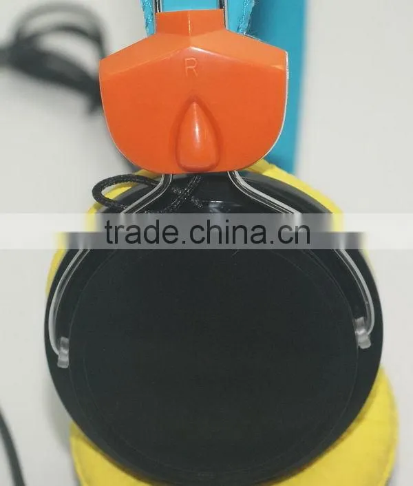 Quality popular wired headphones with retractable