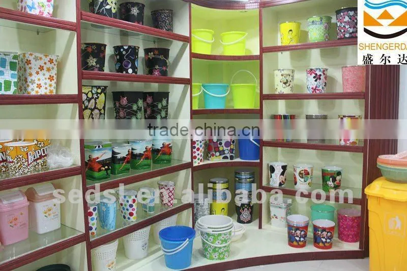 plastic trash can wastebasket for child's room