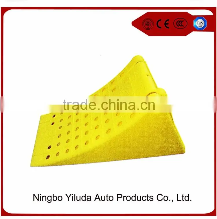BellRight Plastic wheel chock with iron handle