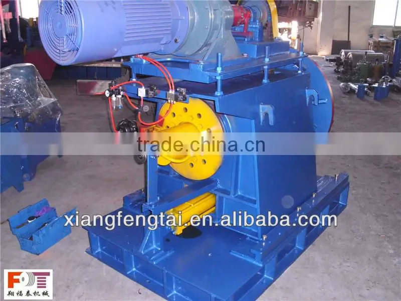 Hydraulic double cone uncoiler