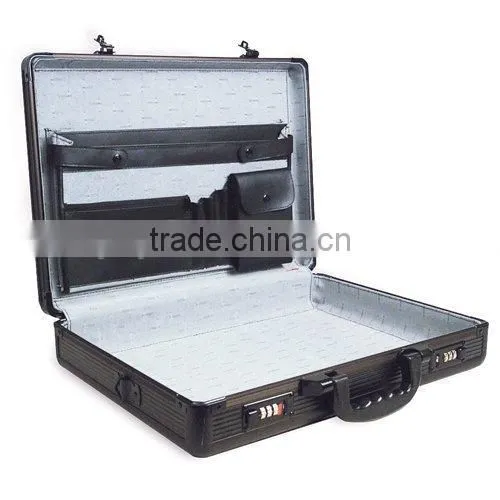 Black 17.5" x 4" x 13" Aluminum Briefcase