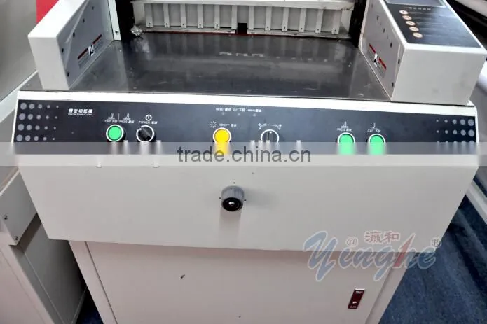 Digital paper cutting machine