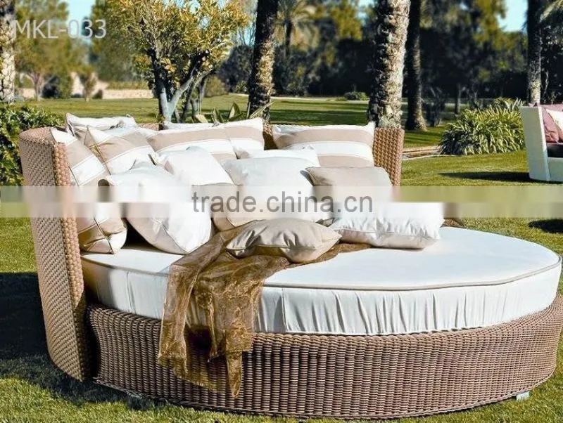 Poly Rattan Round Sunbed Outdoor Furniture - Hotel and Resort Sun Lounger