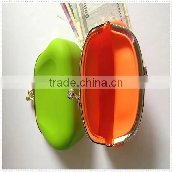 magic heart-shaped silicone wallet for coin&money&carry articles