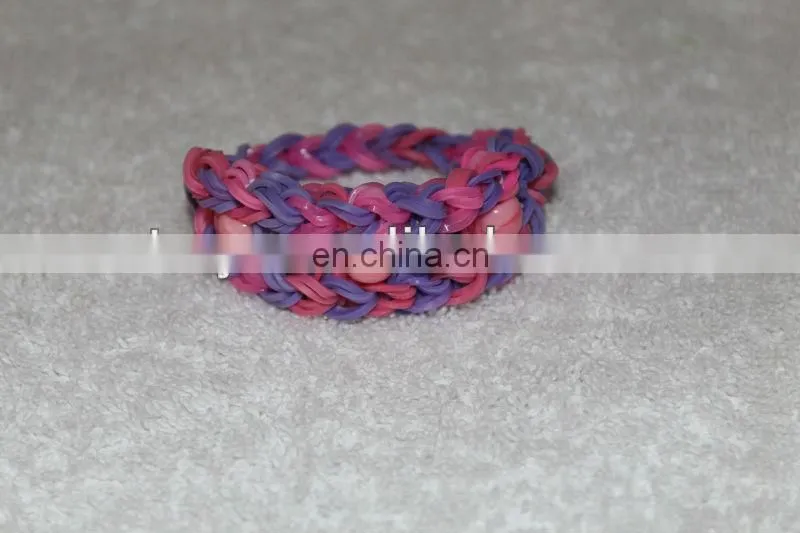 Color-Changing Pony Beads and Rubber Bands Bracelet