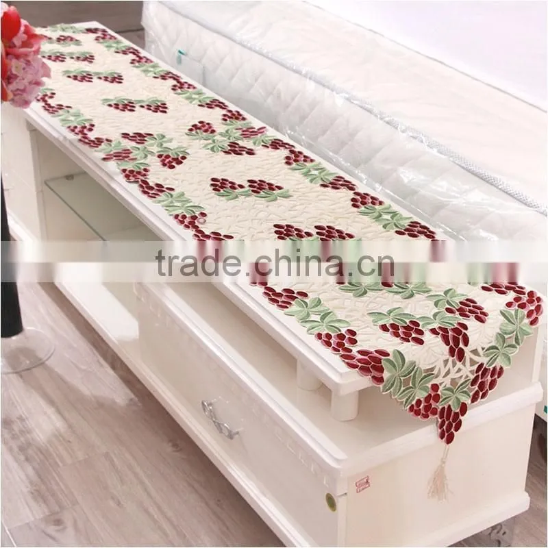 40*210cm pastoralism sweet flowers customized polyester table runners