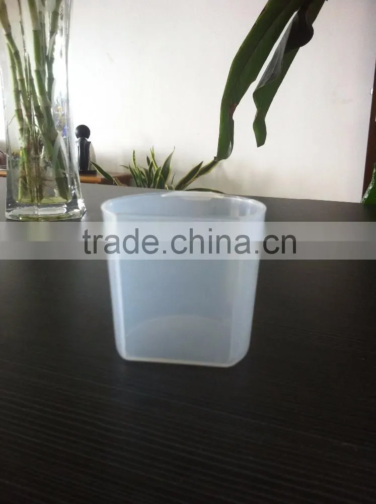 H109 160ml transparent plastic measuring scoop
