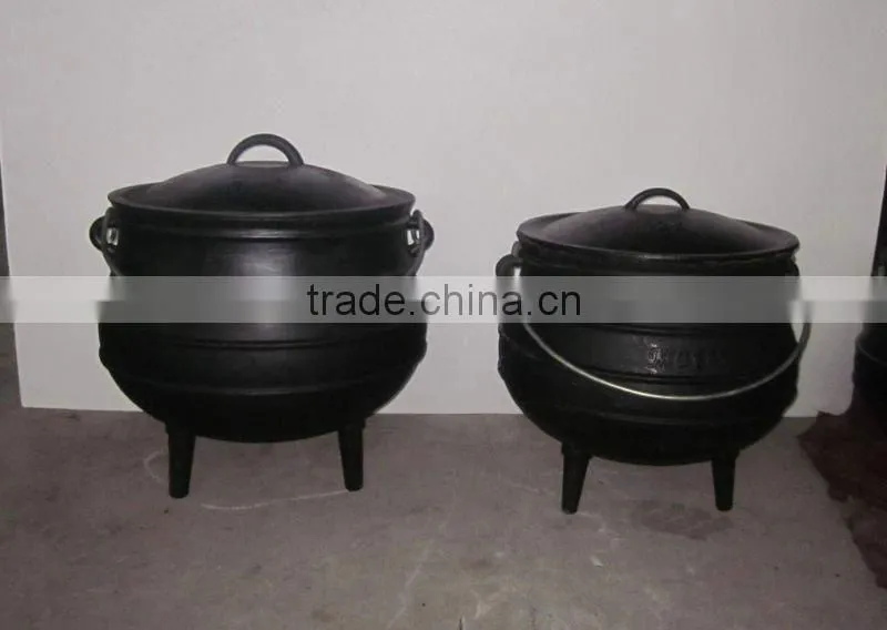 King of size 30 cast iron black potjie, three-legged potjie pot