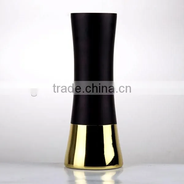 2017 popular elegant black and gold decorative glass vase